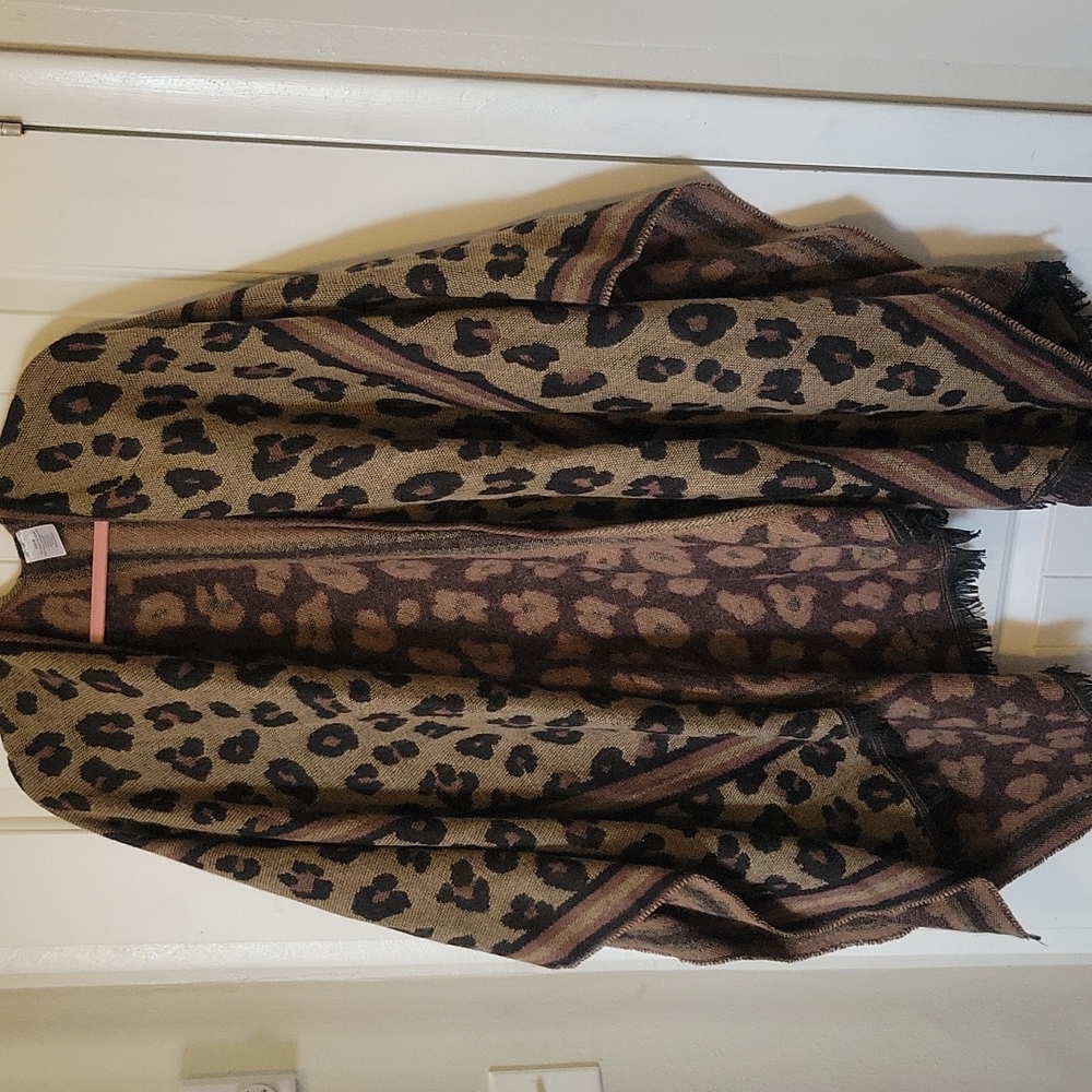 Soft Leopard Shawl